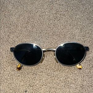 Vintage Giorgio Armani Stylish Black Sunglasses with Tortoise sides